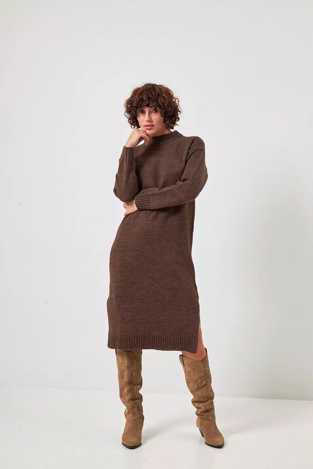 Сукня жіноча вʼязана з розрізами коричнева 14_26_16791/коричневий Wear Me
