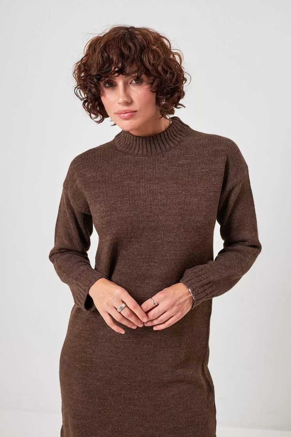 Сукня жіноча вʼязана з розрізами коричнева 14_26_16791/коричневий Wear Me